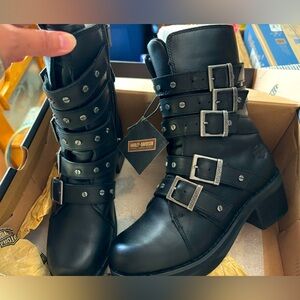 Woman’s size 7 Harley Davidson Boot
